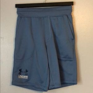 Men’s small Under Armour sweatpants shorts